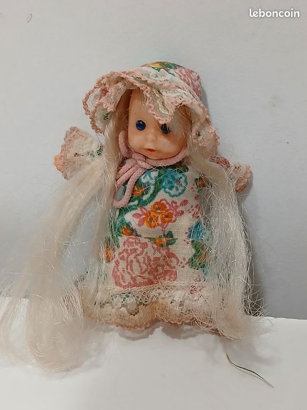 Louis poupée dans sa boîte cadeau Multicolore LILLIPUTIENS, Vente en