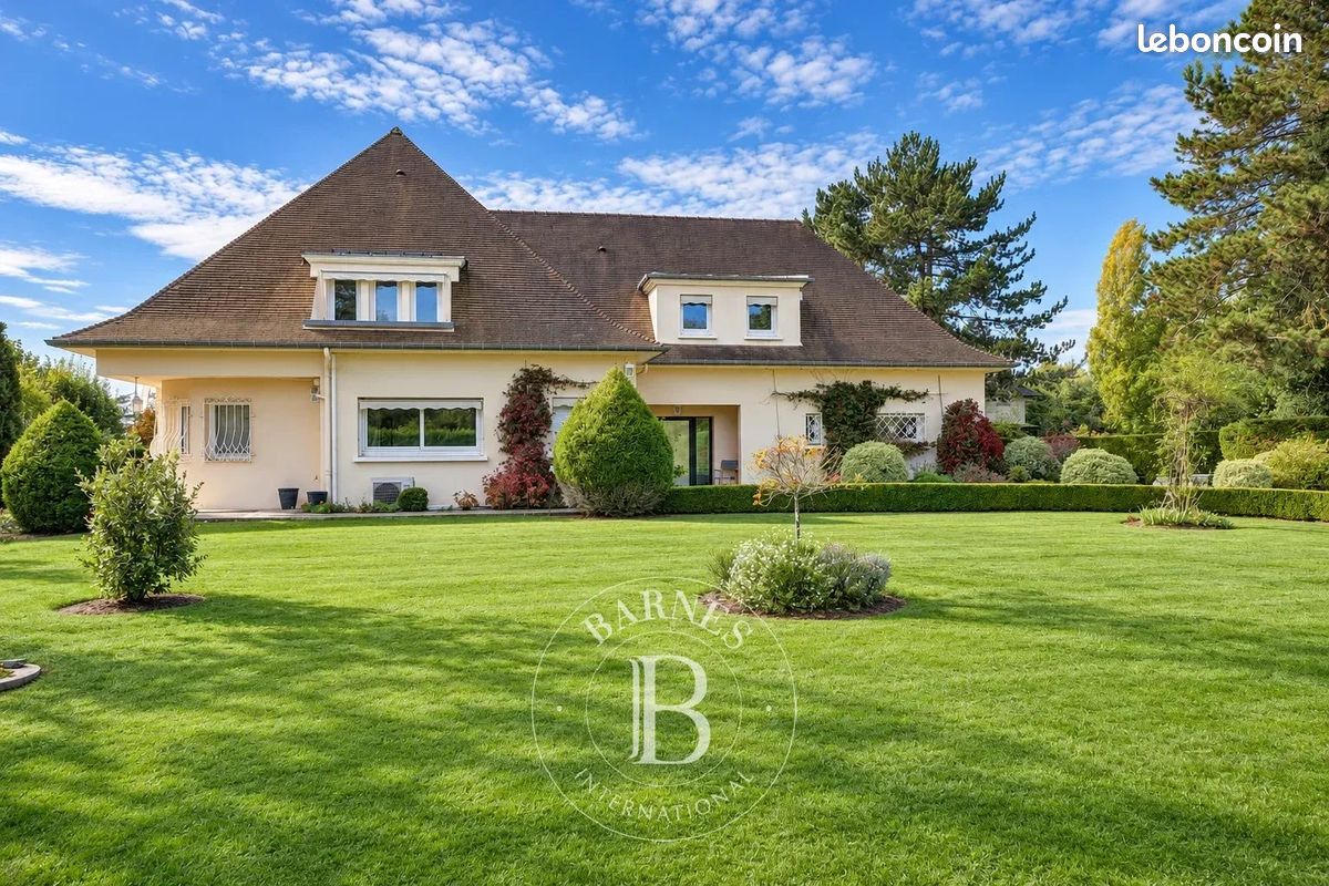 Maison 8 pièces 291 m² · à Crespières · 291 m² · 1 590 000 €