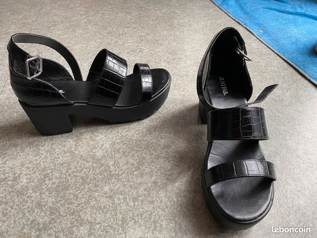 Chaussure à talon (image 1)