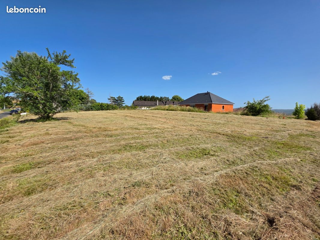 Terrain 1070 m² · à Saint-Pantaléon-de-Larche · 1 070 m² · 55 000 €