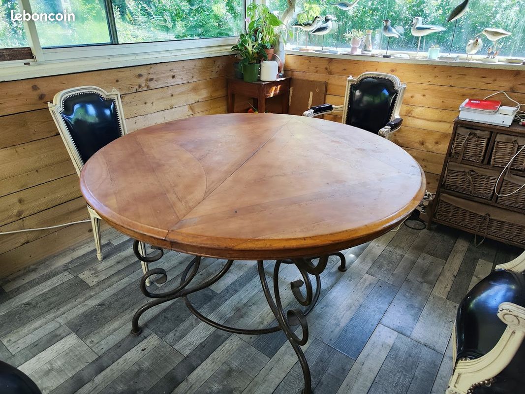 Table (image 1)