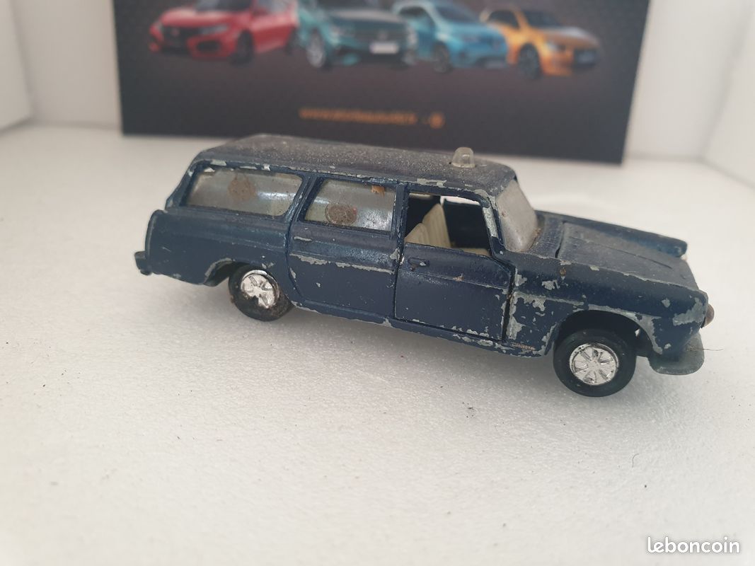 Majorette rail route Peugeot 404 break rouge à restaurer – Etoile Auto49