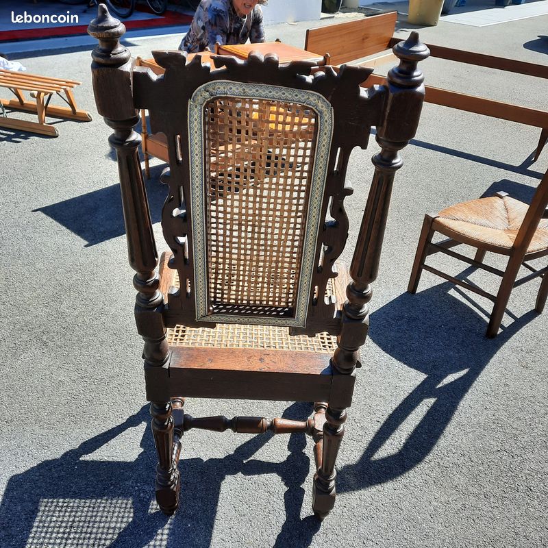 Chaise ancienne style espagnol (image 3)