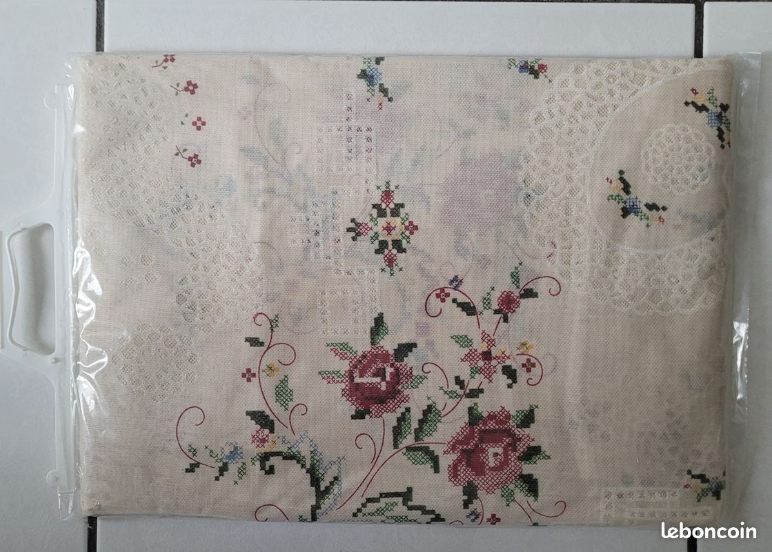 Nappe de table motif floral, 150 x 200, Neuve de stock Emballage d’origine (image 3)