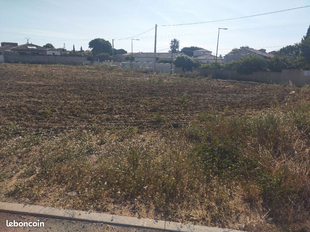 TERRAIN 271 m2 · à Espondeilhan · 78 590 €