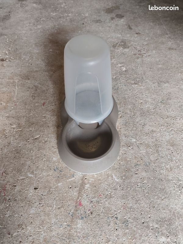 Petite gamelle pour chat (image 1)
