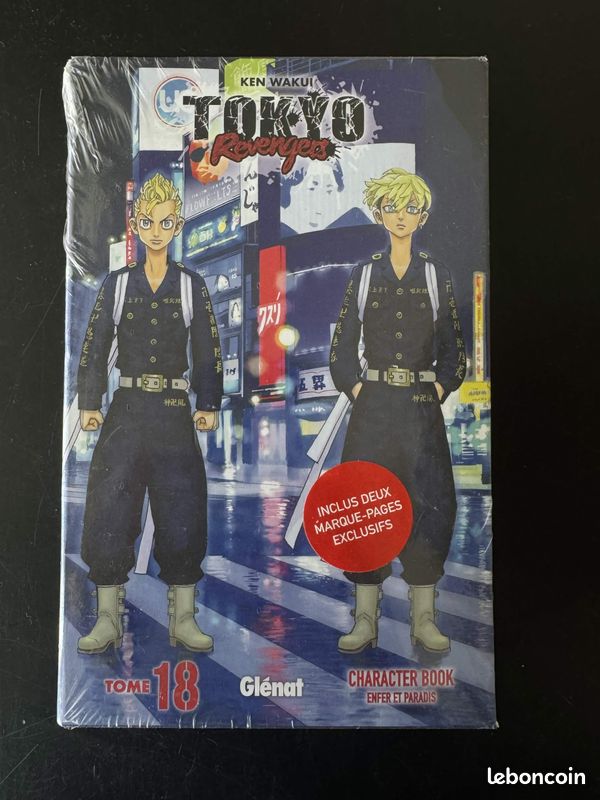 Tokyo Revenger - Coffret Character book & Tome 18 (image 1)