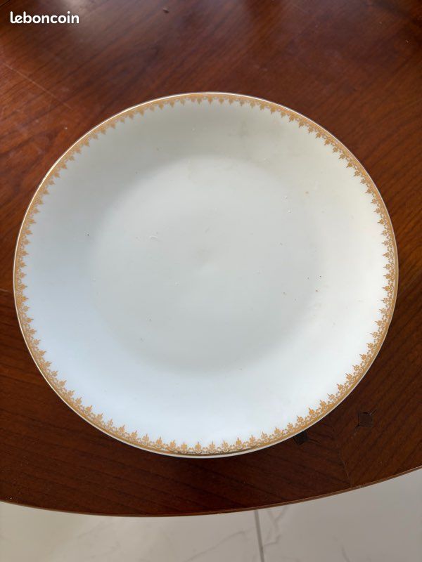Lot de 8 petites assiettes en porcelaine (image 1)