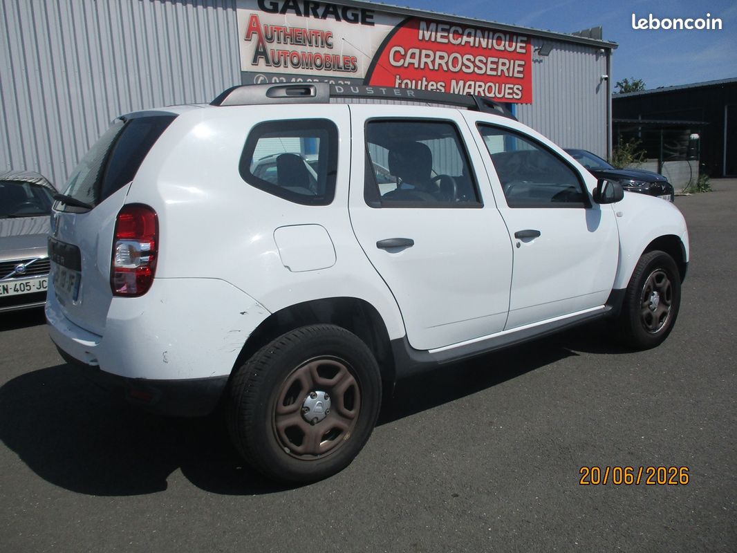 Dacia DUSTER 1.2 TCE 125CH SILVER LINE 2017 4X2 (image 3)