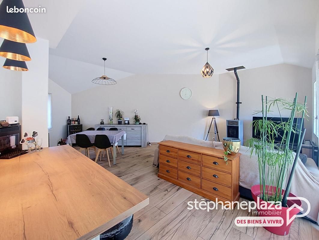 Maison 4 pièces 102 m² · à Saint-Étienne-du-Bois · 102 m² · 194 000 €