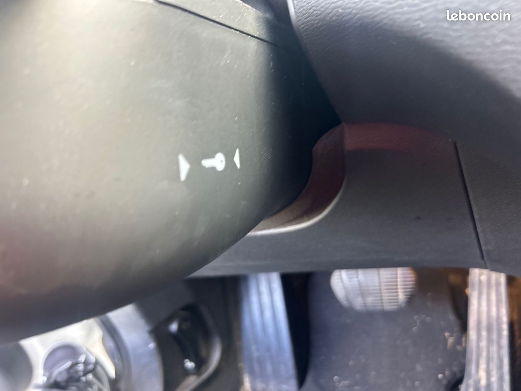 BMW X1 F48 xDrive 25d 231 ch BVA8 xLine - CAMERA DE RECUL - LIMITEUR REGULATEUR DE VITESSE (image 13)