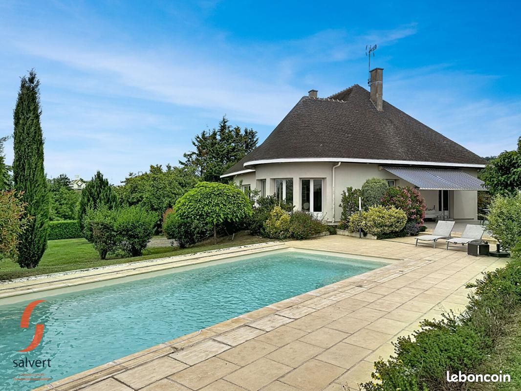 Maison 8 pièces 223 m² · à Saint-Victor · 223 m² · 359 600 €