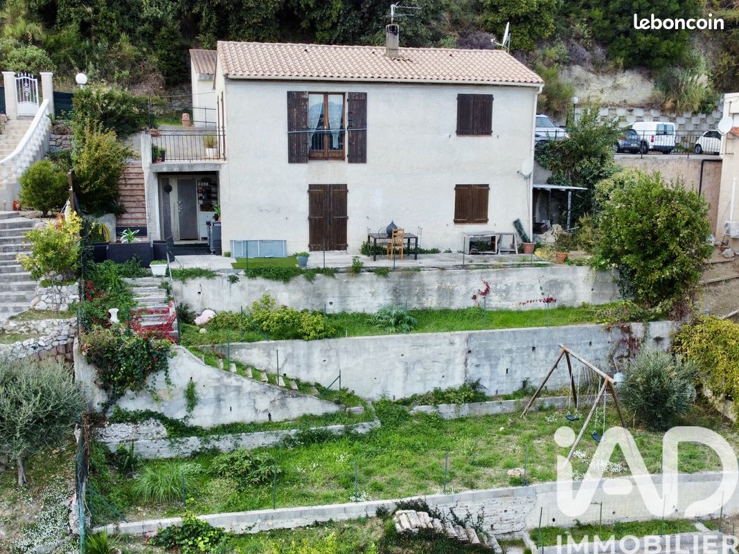 Maison 4 pièces 96 m² · à Saint-Laurent-du-Var · 96 m² · 400 000 €