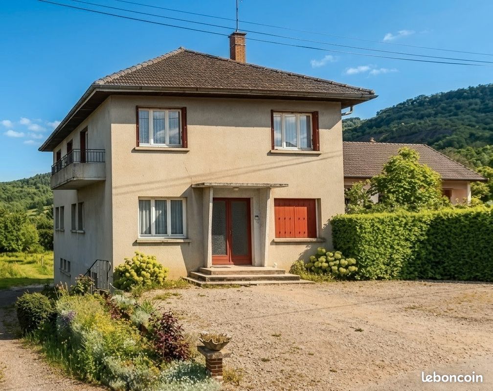 Maison 6 pièces 179 m² · à Cuiseaux · 179 m² · 164 000 €