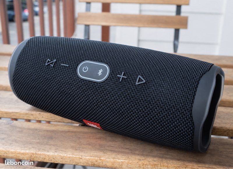 Enceinte portable JBL Charge 4 noire – Comme neuve (image 2)