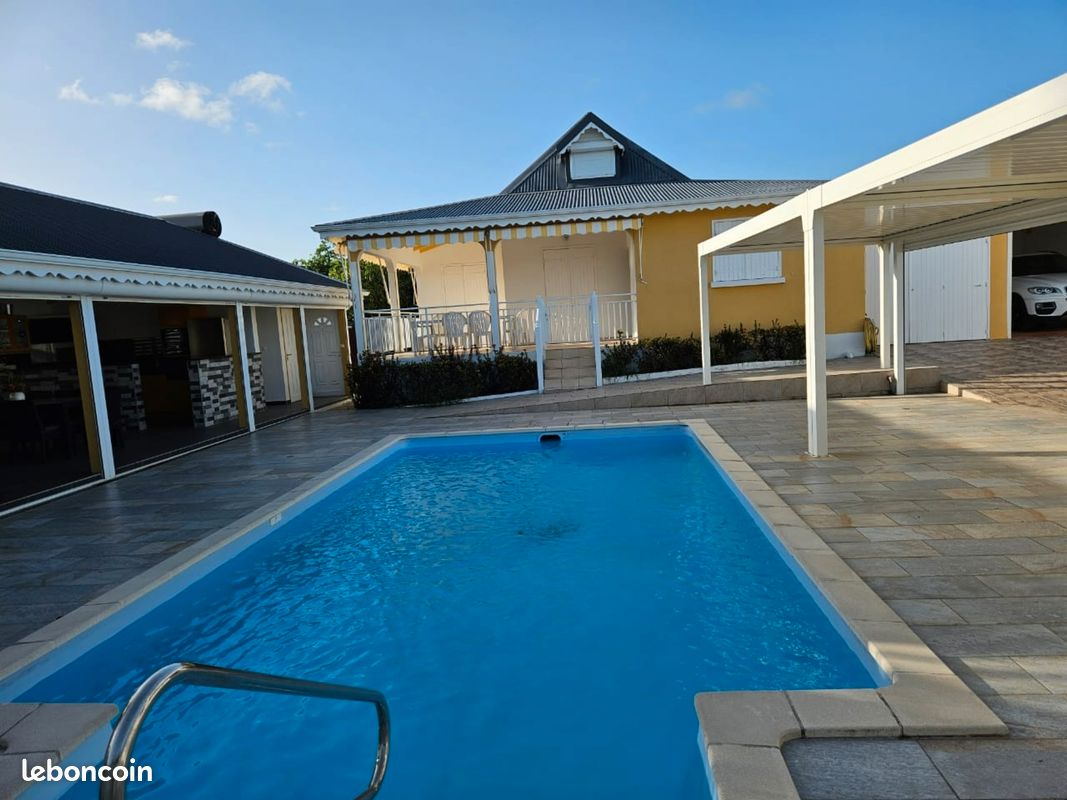 Maison 6 pièces 120 m² · à Sainte-Anne · 120 m² · 650 000 €