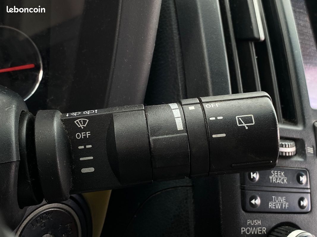 INFINITI FX35 / 3.5i V6 AWD 280 cv / Éthanol / Boîte auto / Toit ouvrant / Sièges chauffants / Son BOSE / Climatisation bi-zone (image 10)