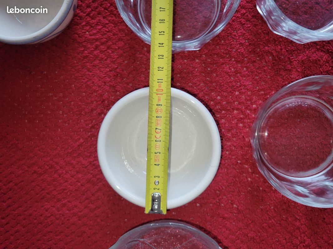 Lots de 3 Ramequins ou coupelles en verre moulé et ciselé