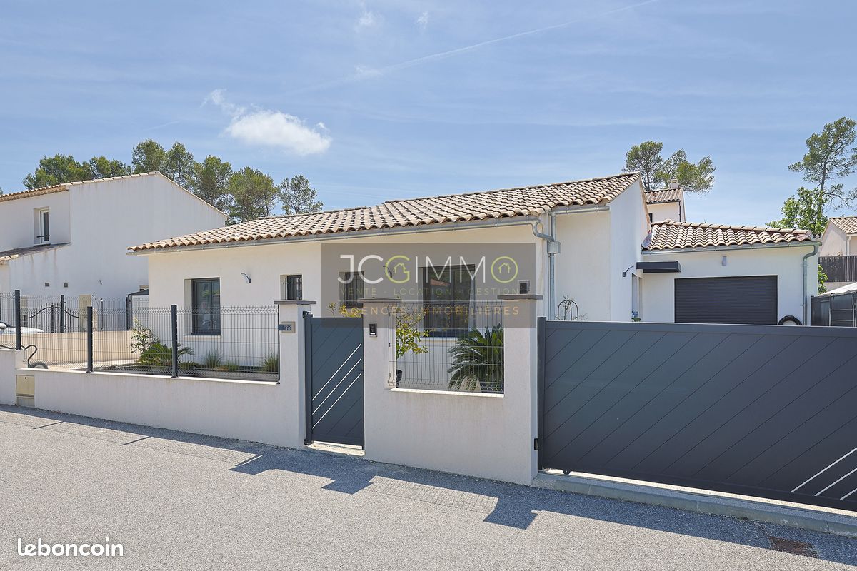 Maison 4 pièces 101 m² · à Rocbaron · 101 m² · 369 000 €