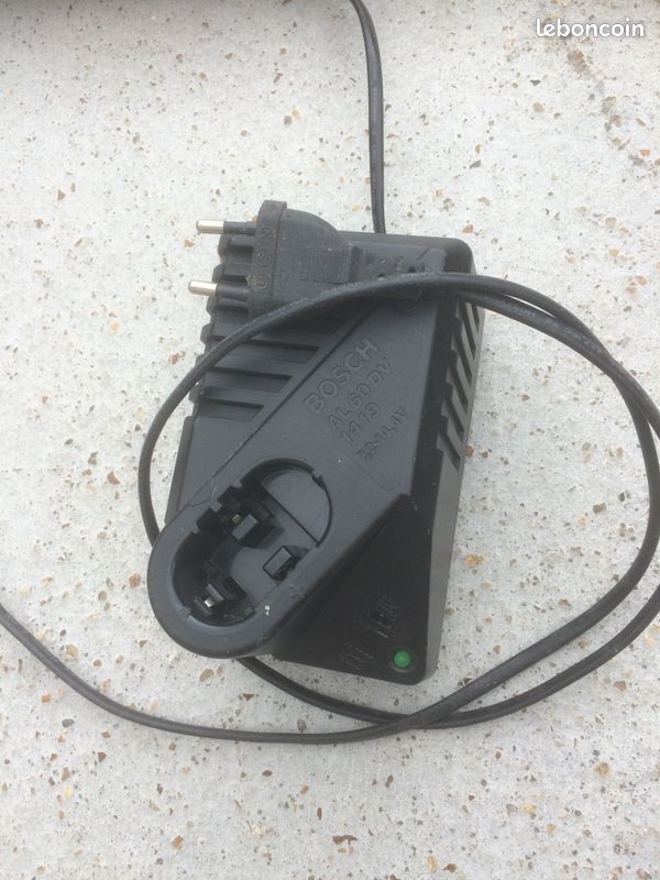 Chargeur accu BOSCH (image 1)
