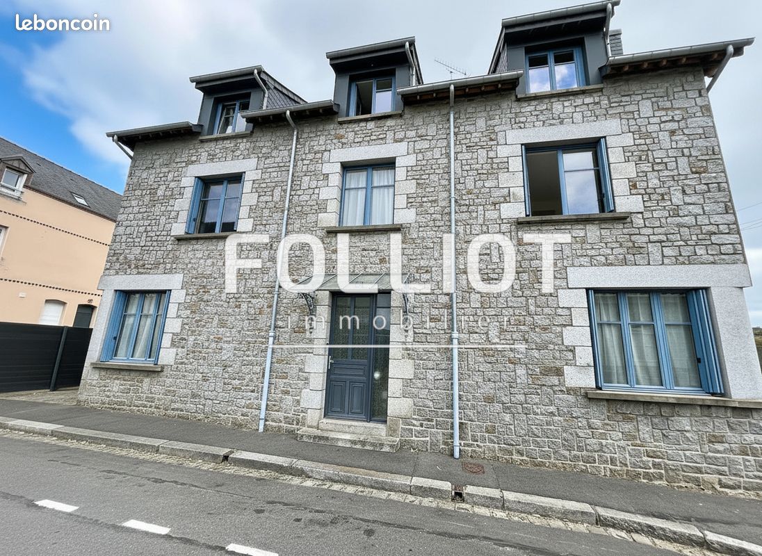 Maison 9 pièces 267 m² · à Fougères · 267 m² · 371 000 €