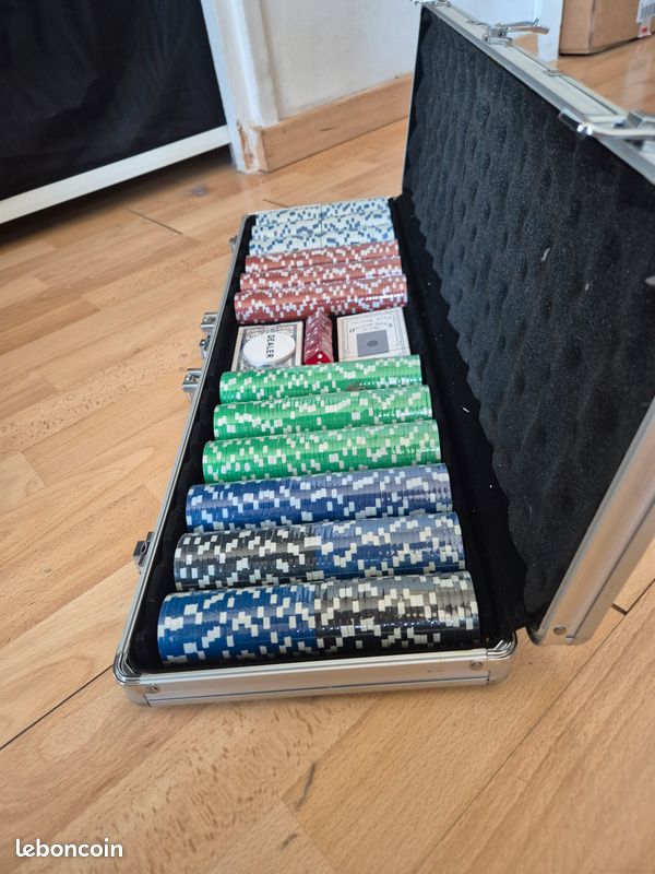 Mallette De Poker Professionnelle HOMCOM – 500 Jetons, 2 Jeux De Cartes, Dés, Bouton Dealer, Aluminium Avec Clés