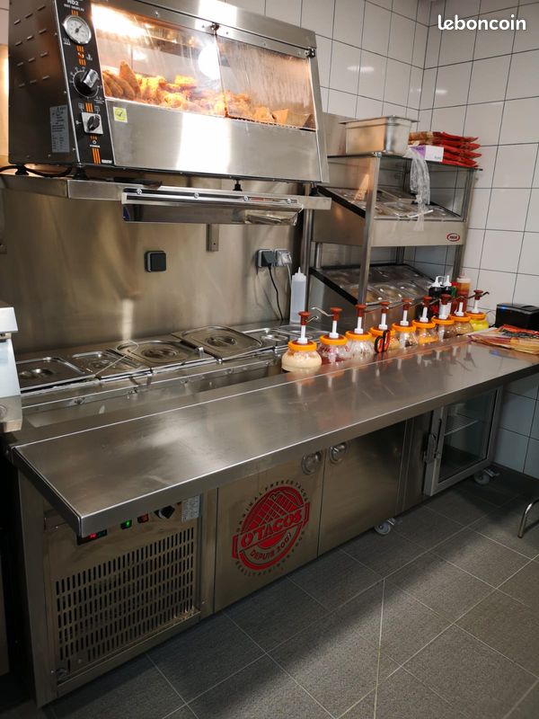Table de préparation tacos, burgers et sandwichs – Meuble 3-en-1 – Bain-marie, saladette réfrigérée et tranché et plan de travail neutre - pimak (image 3)