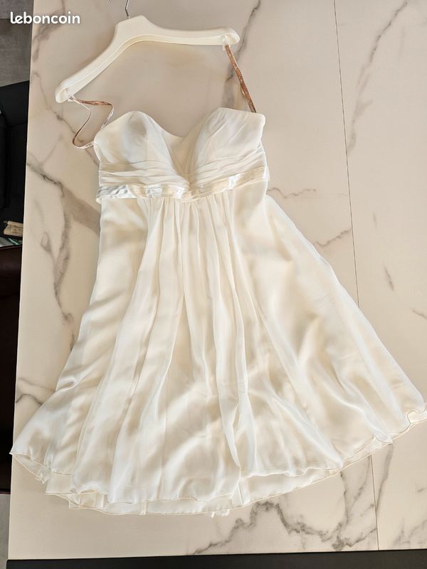 Robe de mariée courte (image 1)
