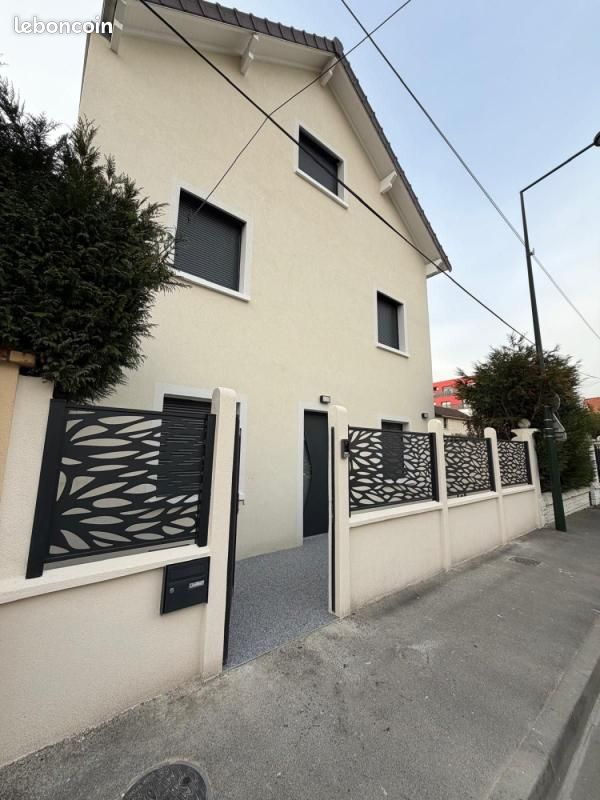 Maison 5 pièces 100 m² · aux Pavillons-sous-Bois · 100 m² · 1 900 €/mois
