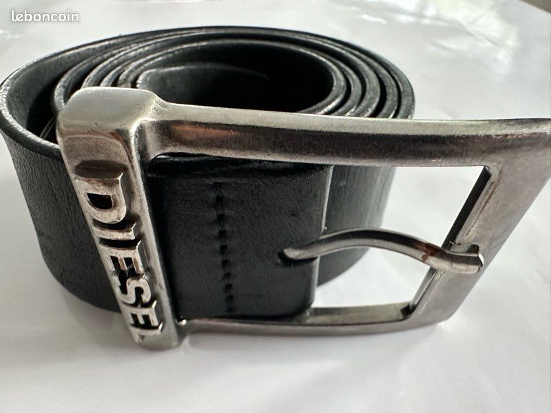 Ceinture Diesel Noire Avec Boucle Argentée - Taille 105 - Cuir - Neuf Avec étiquettes