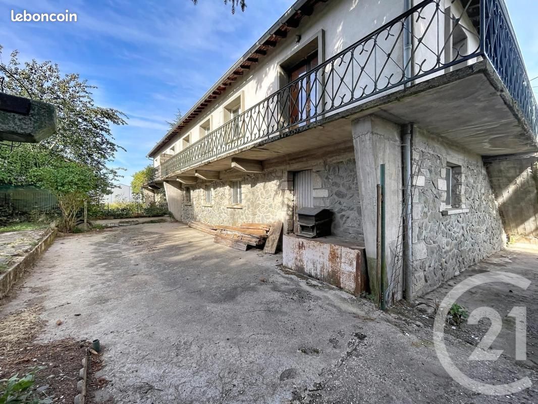 Maison 5 pièces 125 m² · à Saint-Hostien · 125 m² · 99 000 €