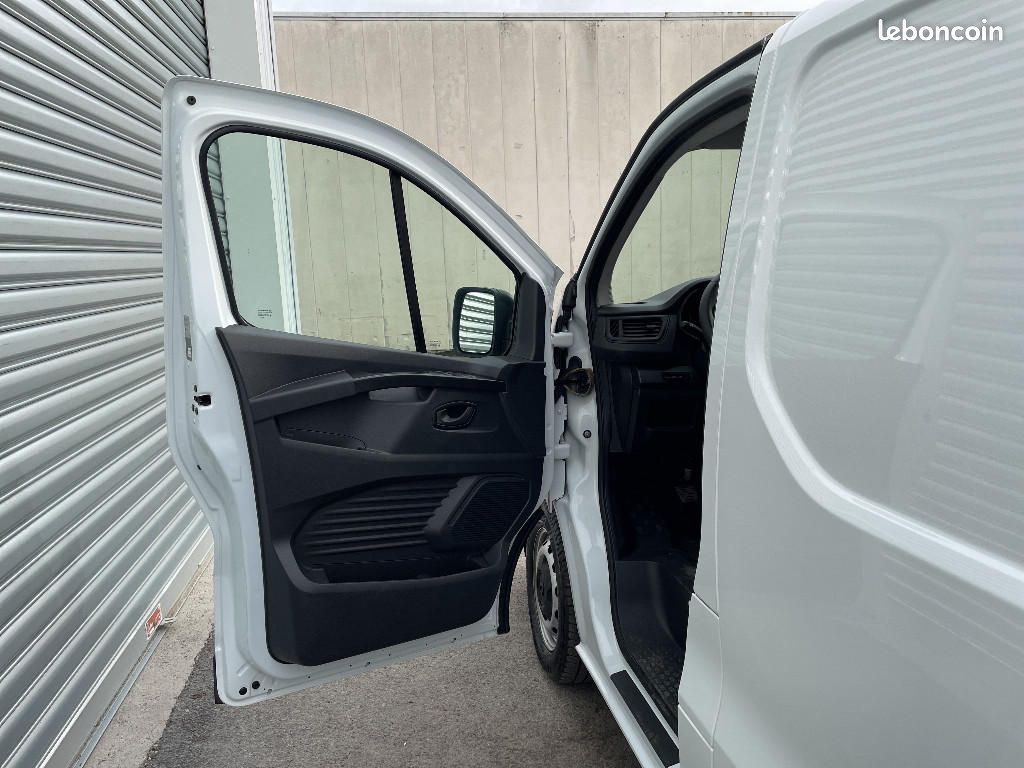 Renault Trafic FOURGON FGN L1H1 3000 KG BLUE DCI 130 CONFORT (image 16)