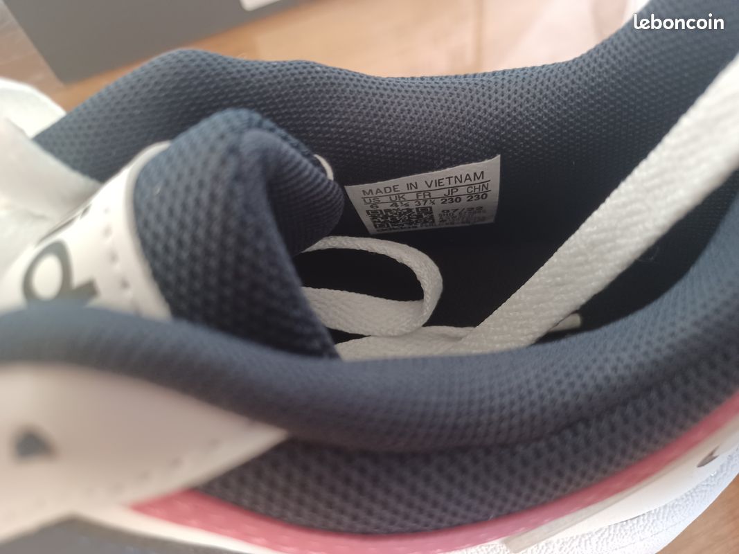 Baskets Adidas neuves (image 8)