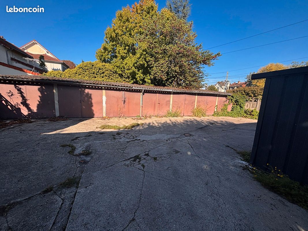 Parking/box VILLEMOMBLE · 199 000 €