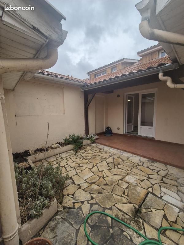 Maison 6 pièces 144 m² · à Bordeaux · 144 m² · 2 200 €