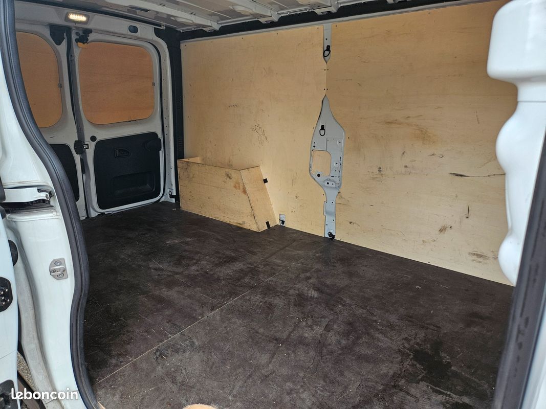 Renault trafic 2022 - 2.0 dci 130cv - grand confort (image 6)
