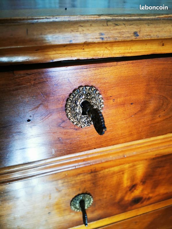 Commode Louis Philippe en noyer (image 2)