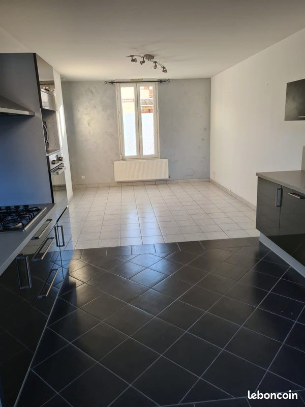 Appartement 3 pièces 60 m² · à Sainte-Savine · 60 m² · 112 000 €