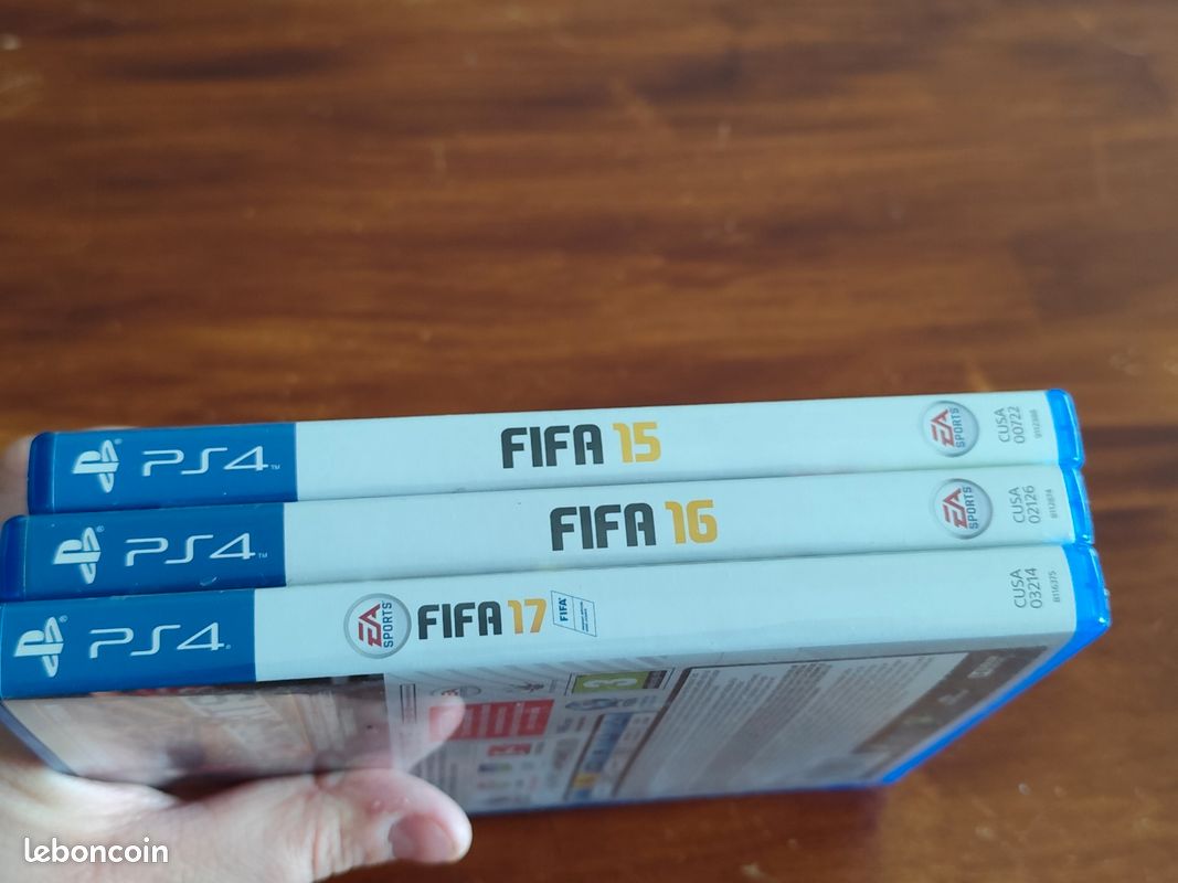 Lot De 7 Jeux FIFA PS4 (FIFA 15 à 21) - Très Bon état - Édition PEGI 3