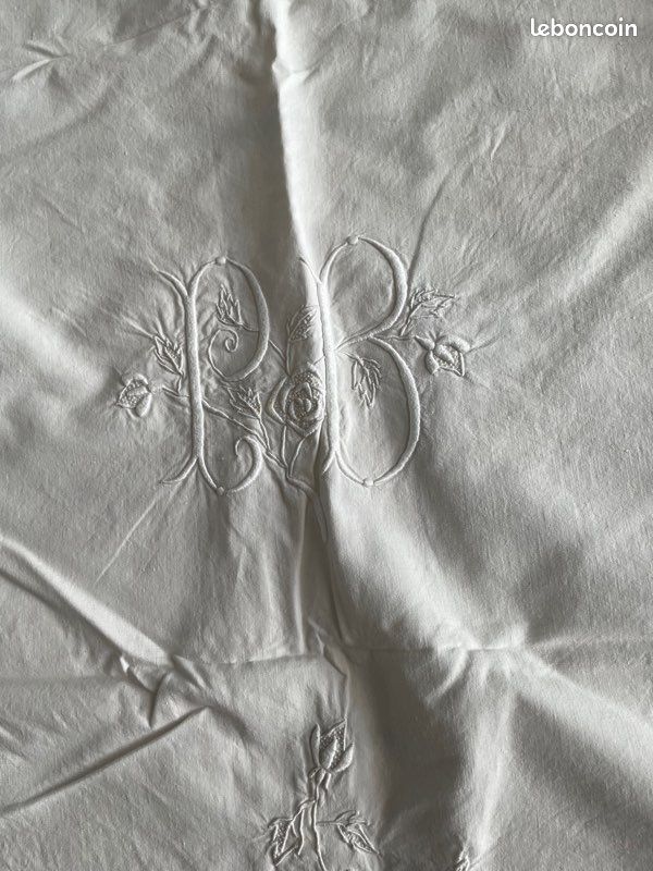 Drap brodé (image 2)