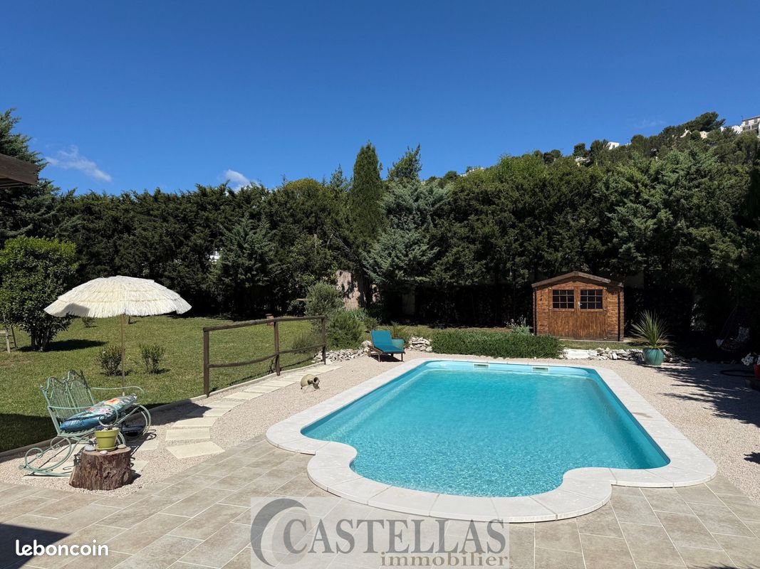 Maison 4 pièces 123 m² · à Carnoux-en-Provence · 123 m² · 695 000 €