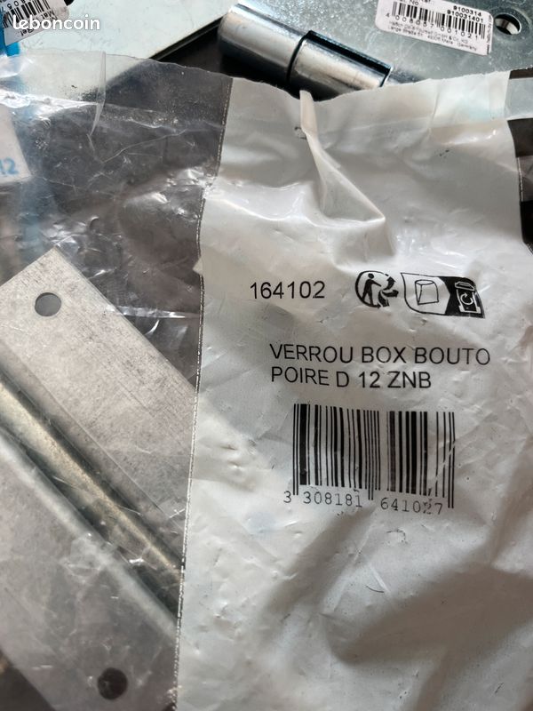 Kit gonds, verrou, et vis (image 2)