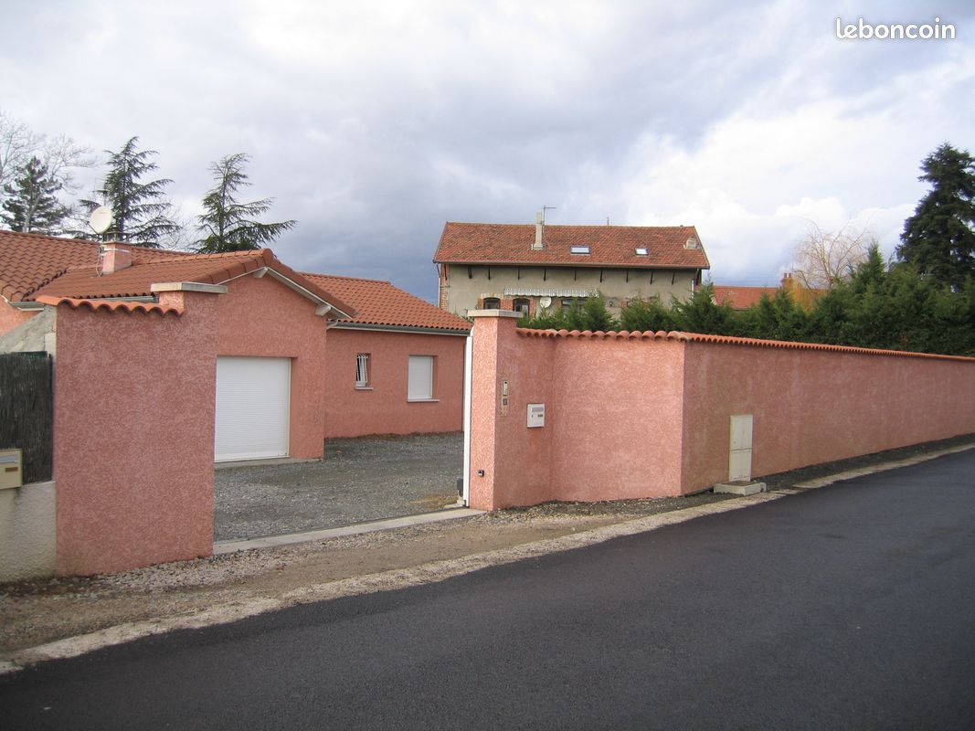Maison 5 pièces 120 m² · à Saint-Marcellin-en-Forez · 120 m² · 359 000 €