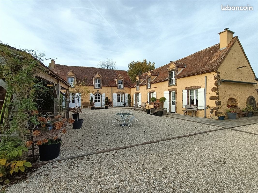 Maison 7 pièces 250 m² · à Senonches · 250 m² · 390 000 €