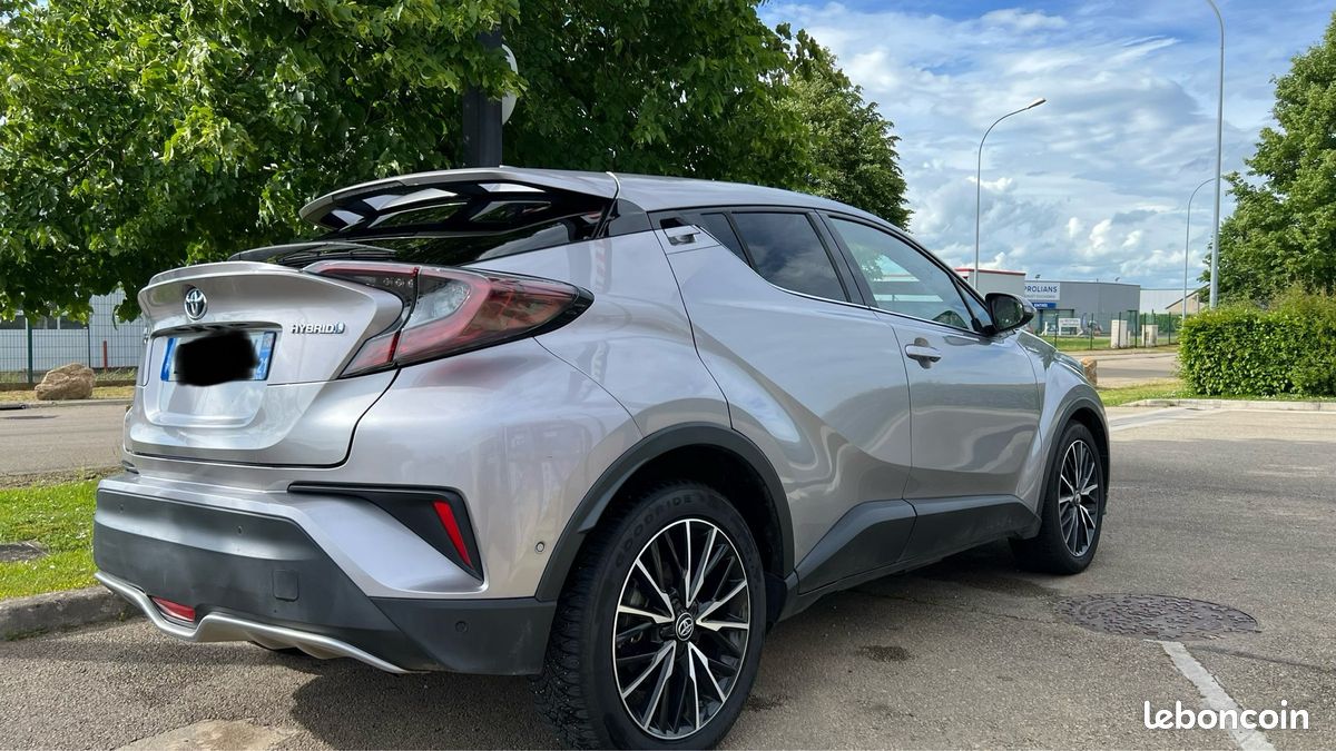 Toyota chr distinctive - cuir - Voitures