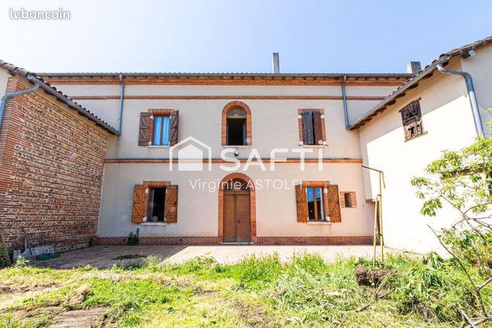 Maison 11 pièces 327 m²