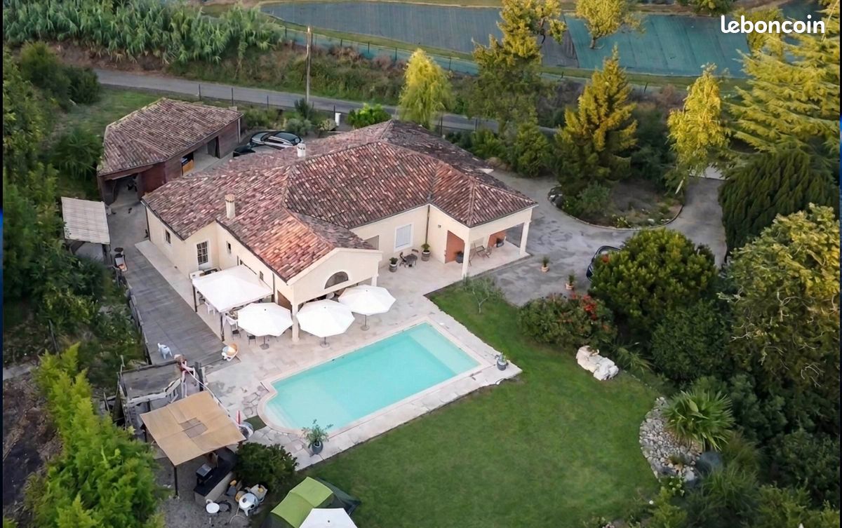 Maison 6 pièces 220 m² · à Moissac · 220 m² · 420 000 €