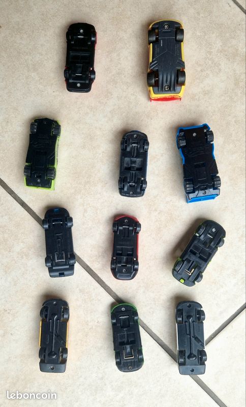 Lot de 11 petites voitures dont cars (image 2)