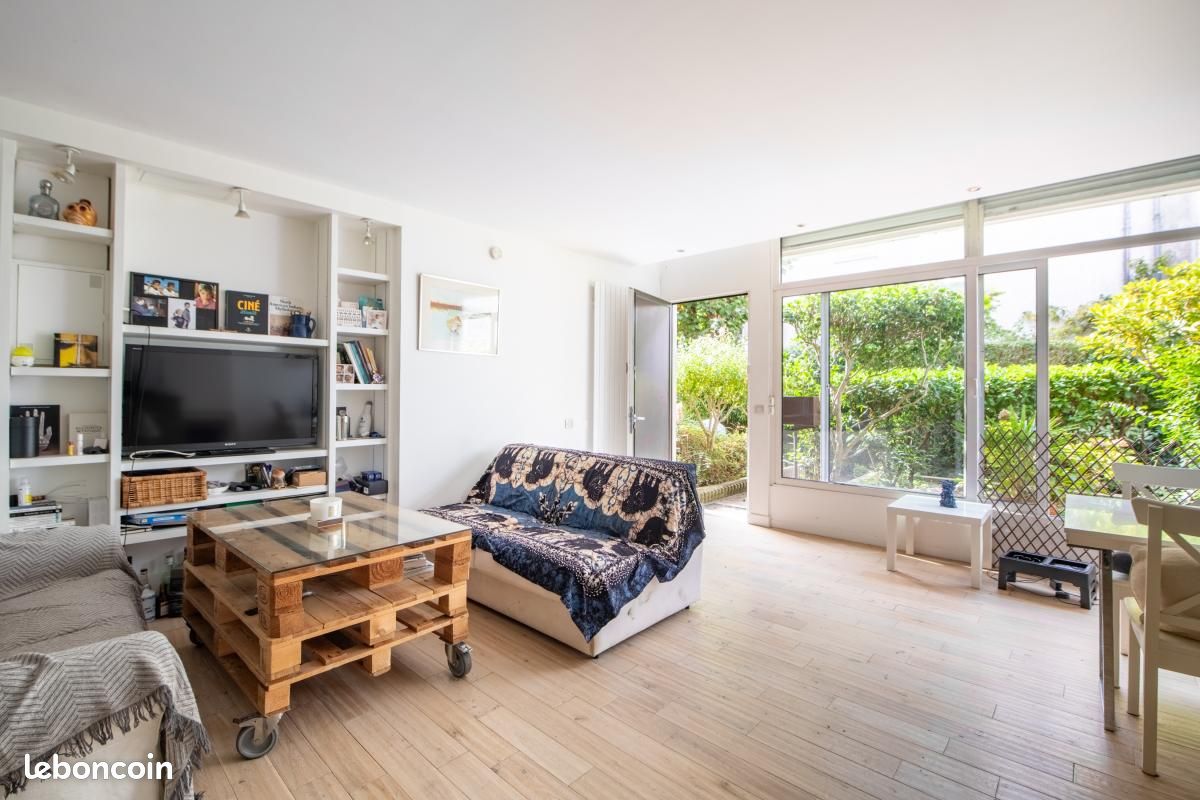 Appartement 2 pièces 49 m² · à Suresnes · 49 m² · 350 000 €