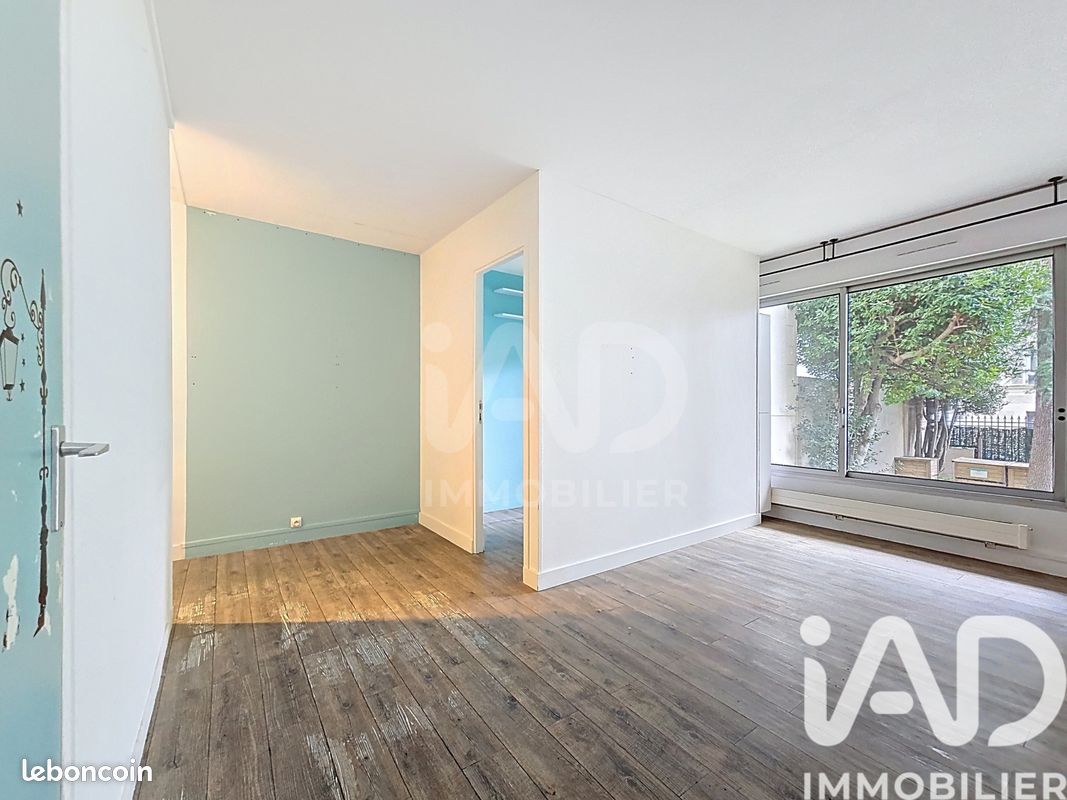 Appartement 1 pièce 31 m² · à Courbevoie · 31 m² · 243 000 €